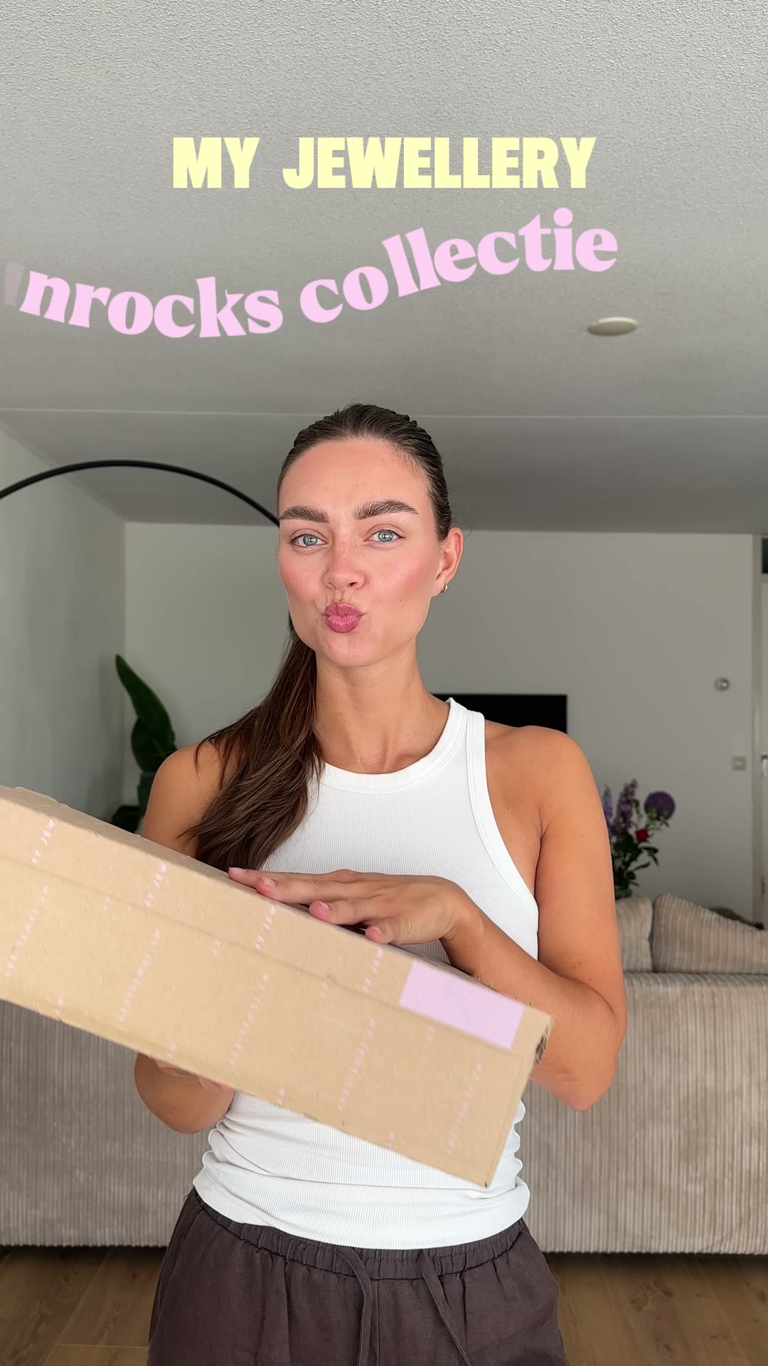 Sabine opening a My Jewellery parcel